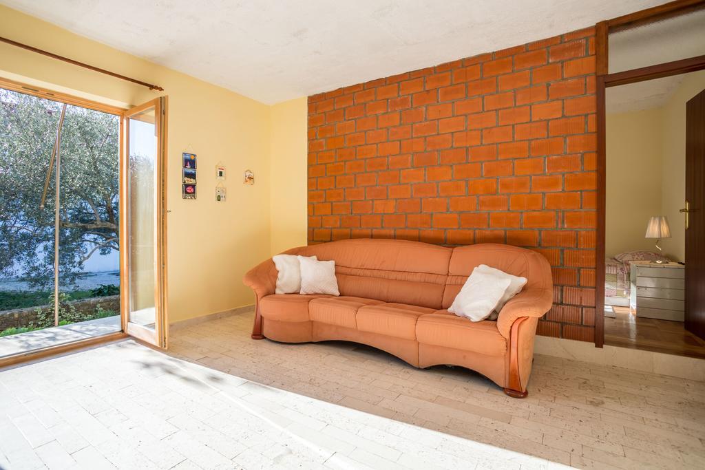 Apartment Srecko Vinisce Bagian luar foto